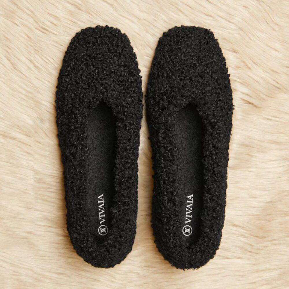 Vivaia Size 39.5 Square Toe Recycled Faux Fur Flats Sherpa Black